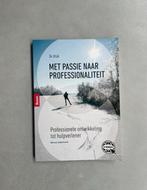Met passie naar professionaliteit - studie boek, Ophalen of Verzenden, Alpha, Zo goed als nieuw, HBO