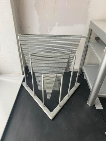 Vintage tijdschriftenrek Matégot stijl / magazine rack beschikbaar voor biedingen
