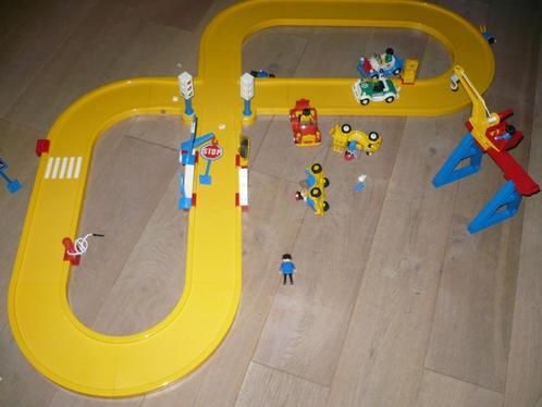 een plastiek auto baan met toebehoren, Kinderen en Baby's, Speelgoed | Vtech, Gebruikt, 2 tot 4 jaar, Ophalen of Verzenden