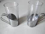 2 glazen theeglazen in houder., Huis en Inrichting, Keuken | Servies, Ophalen of Verzenden, Glas, Overige stijlen, Glas of Glazen