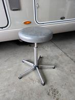 1 zilvergrijs praktijk krukje, Huis en Inrichting, Krukjes, Ophalen, Nb, Nb, Nb