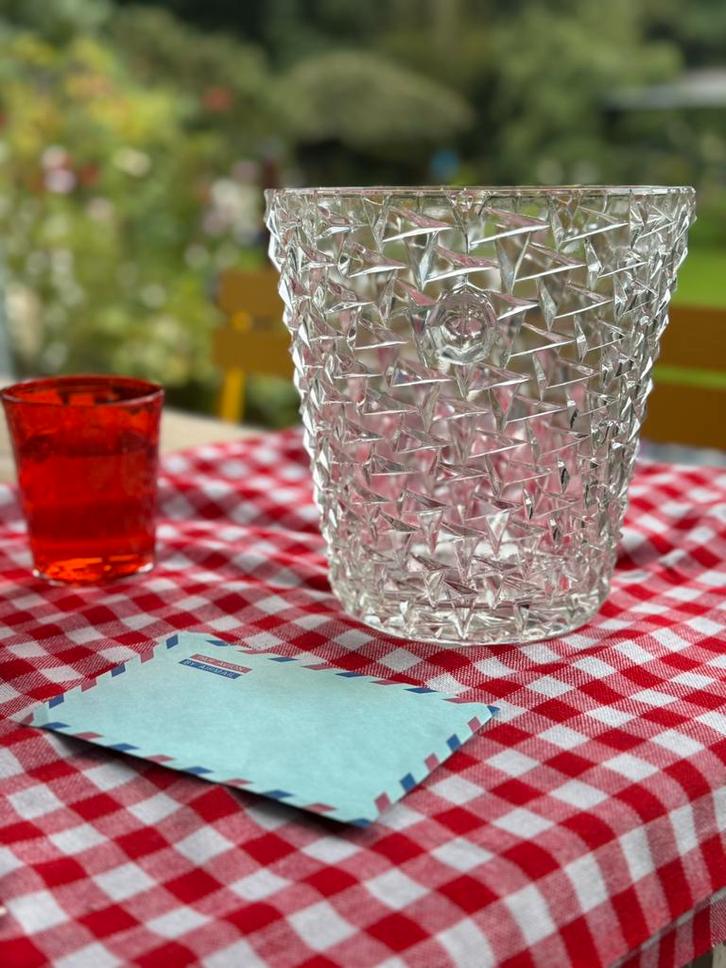 Glazen ijs-emmer met karakter – ook als vaas!, Huis en Inrichting, Woonaccessoires | Wijnrekken, Zo goed als nieuw, Minder dan 50 cm