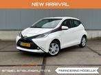 Toyota Aygo 1.0 VVT-i x-play Automaat, weinig km!, airco!, Auto's, Toyota, Stof, Gebruikt, Elektrische ramen, 4 stoelen