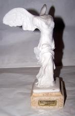 Prachtig beeld Nike Victory of Samothrace op marmeren voet., Antiek en Kunst, Ophalen of Verzenden