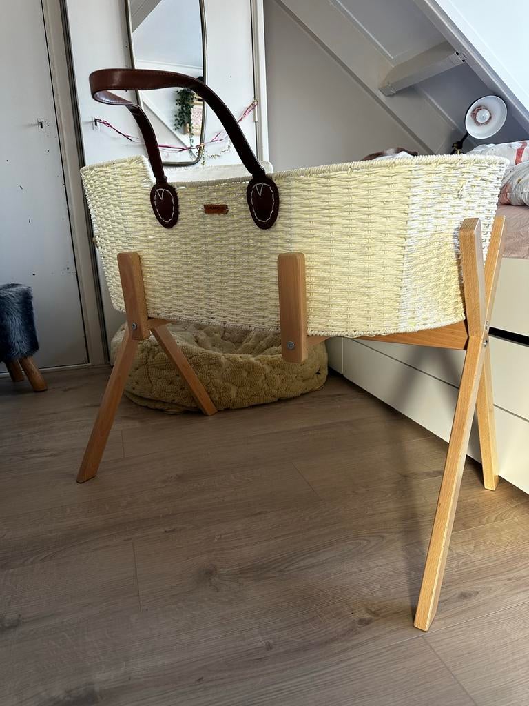 Baby Wiegje / Co-sleeper met Speelgoed Onderstel, Kinderen en Baby's, Babywiegjes en Ledikanten, Ophalen, Zo goed als nieuw, Wieg