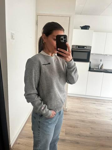 Champion sweater - maat M beschikbaar voor biedingen