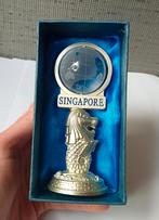 singapore merlion mini globe flesopener in box, Ophalen of Verzenden