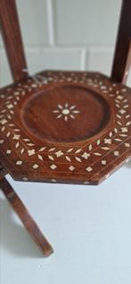 Vintage etagère met 2 schappen, teakhout en parelmoer, Huis en Inrichting, Gebruikt, Vintage, Ophalen of Verzenden, Nvt