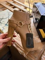 Partij damesschoenen nieuw 453 paar ( maatseries) bieden, Kleding | Dames, Schoenen, Ophalen of Verzenden, Nieuw, Overige kleuren