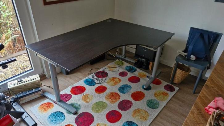 IKEA Galant Hoekbureau Zwart Hout met Kabelrek, Huis en Inrichting, Bureaus, Gebruikt, Bureau, Ophalen