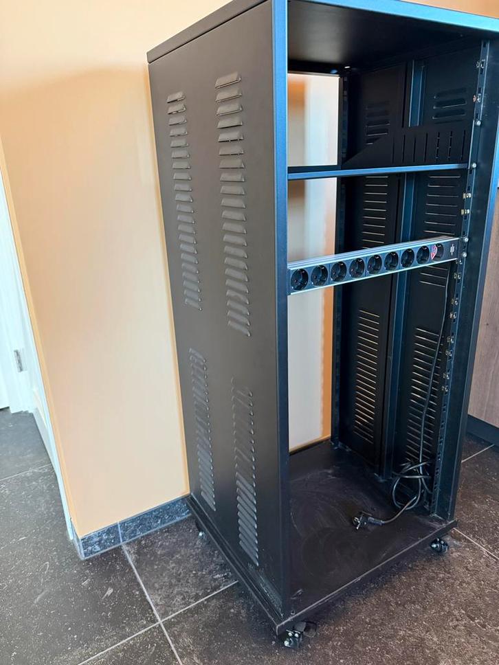 24HE 19” Server Rack / Audio Rack, Computers en Software, Serverkasten, Gebruikt, Geperforeerd, Ophalen