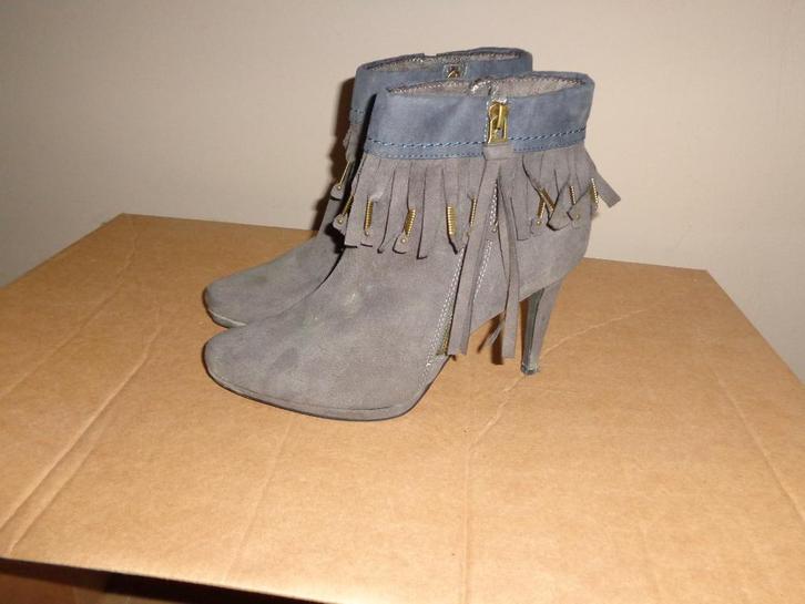 div schoenen/laarzen maat 41, Nikkie, Ugg, Michael Kors, Kleding | Dames, Schoenen, Zo goed als nieuw, Overige kleuren, Ophalen of Verzenden