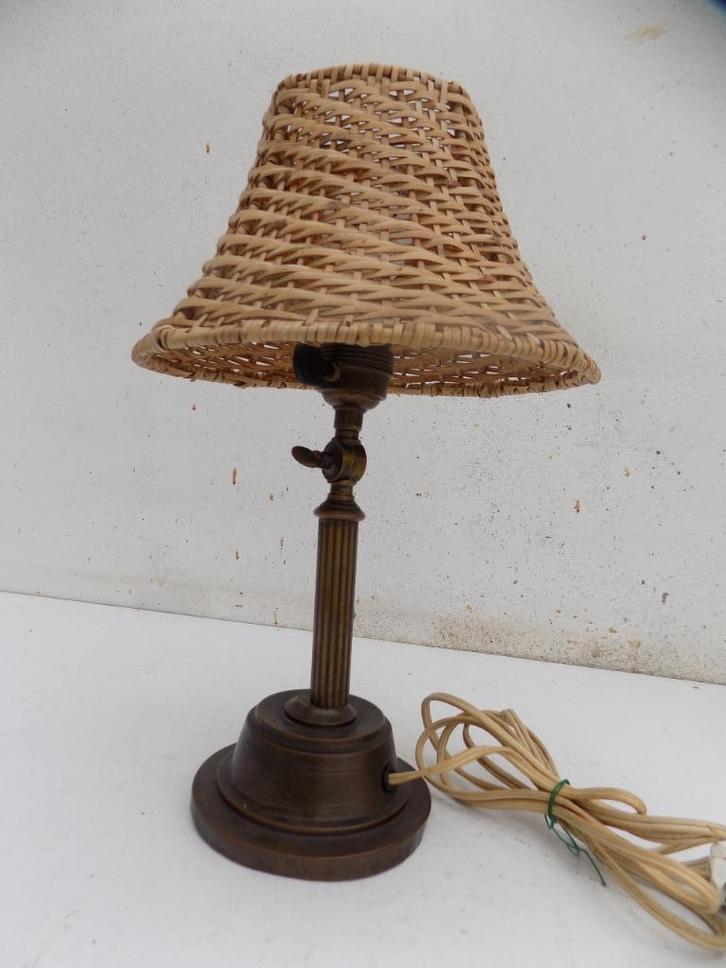 Lamp tafellamp brocante antiek met kap, Huis en Inrichting, Lampen | Tafellampen, Gebruikt, Minder dan 50 cm, Metaal, Ophalen of Verzenden