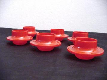 6 vintage plastic eierdoppen beschikbaar voor biedingen