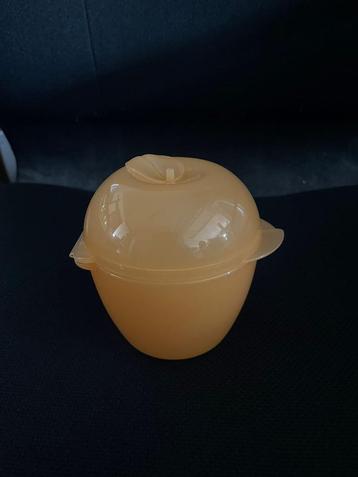 Appeltje Tupperware beschikbaar voor biedingen