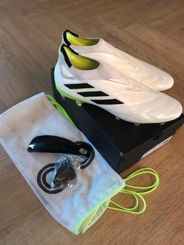 Adidas Copa voetbalschoenen. 442/3 beschikbaar voor biedingen