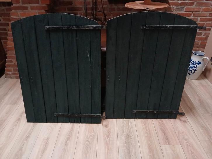 Authentieke Getoogde Raamluiken met Hang- en Sluitwerk, Doe-het-zelf en Verbouw, Deuren en Horren, Gebruikt, Overige typen, Minder dan 200 cm