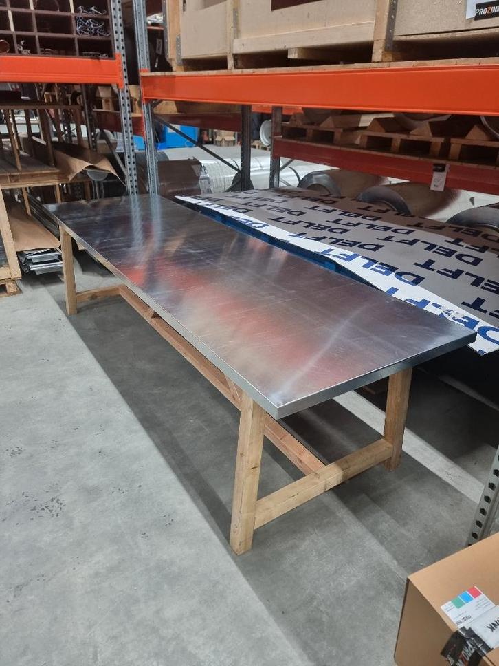 Stevige Douglas tuintafel met zinken blad (NIEUW), Huis en Inrichting, Tafels | Eettafels, Nieuw, 50 tot 100 cm, 200 cm of meer