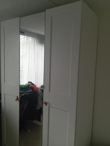 Kledingkast pax