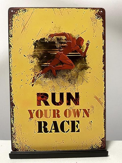 RUN YOUR OWN RACE , metalen tekstbord (Old Look), Sport en Fitness, Loopsport en Atletiek, Nieuw, Overige typen, Hardlopen, Overige merken