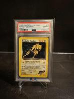 Pokémon Rocket's Zapdos Holo - PSA 8, Ophalen of Verzenden, Nieuw, Losse kaart, Foil