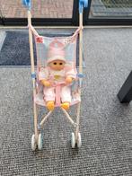 Poppenwagen met pop roze met blauw. Hoogte 56 cmm, Kinderen en Baby's, Speelgoed | Babyspeelgoed, Zo goed als nieuw, Ophalen