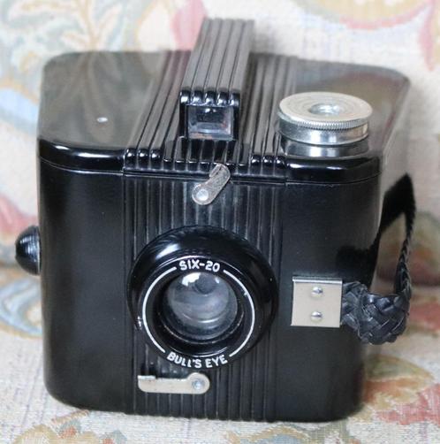 Antiek/vintage Kodak Six-20 Bull's Eye box camera -1938-41, Audio, Tv en Foto, Fotocamera's Analoog, Gebruikt, Kodak, Ophalen of Verzenden