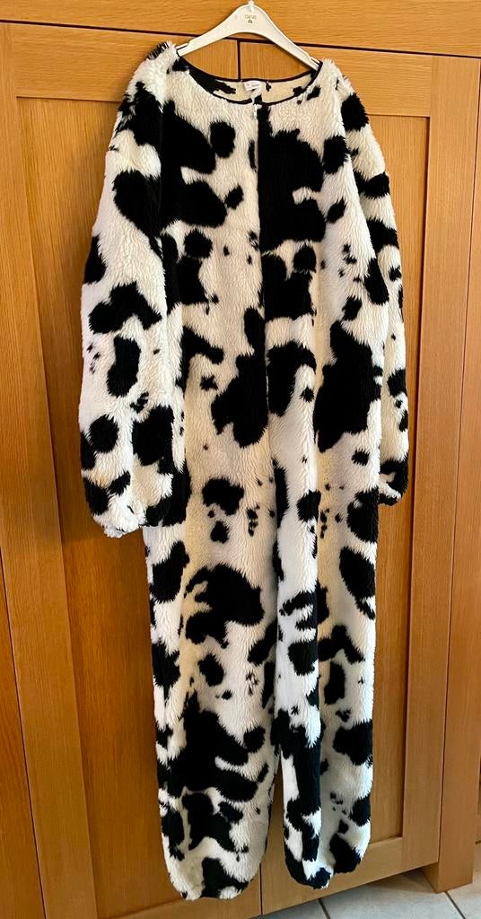 TE KOOP: koeienpak met muts voor de carnaval maat 52 ZGAN, Maat 52/54 (L), Carnaval, Ophalen of Verzenden, Zo goed als nieuw