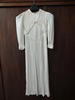 Oude jurk voor decoratie doeleinden, Antiek en Kunst, Curiosa en Brocante, Ophalen of Verzenden