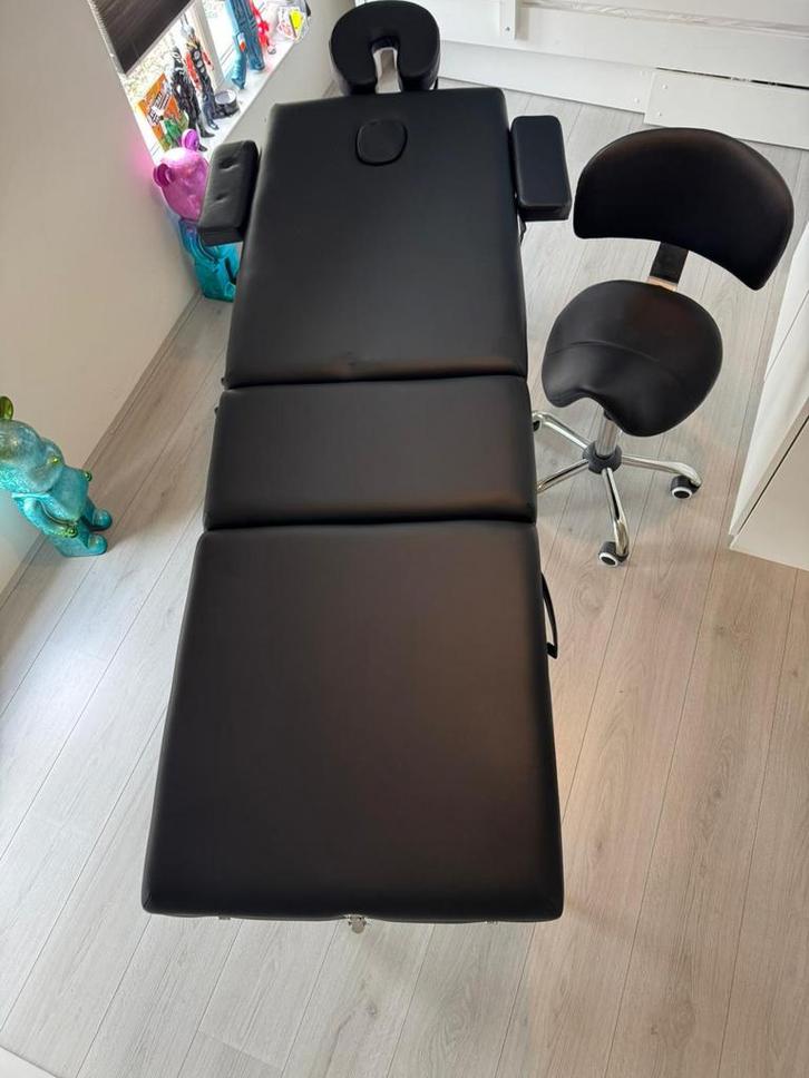 Professionele behandel-/massagetafel + zadelstoel, Sport en Fitness, Massageproducten, Zo goed als nieuw, Massagetafel, Ophalen