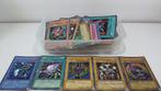 Oude Yu Gi Oh kaarten in een bakje, Ophalen of Verzenden, Gebruikt, Meerdere kaarten