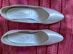 MEADOWS trouwschoenen Mt 5,5 satijn. Roomwit, Wit, Schoenen, Ophalen of Verzenden, MEADOWS