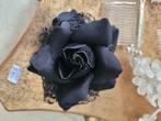 Vintage corsage rood foto 1 en 2, Sieraden, Tassen en Uiterlijk, Broches, 4 tot 7 cm, Belle Vieille Brocante, Ophalen of Verzenden