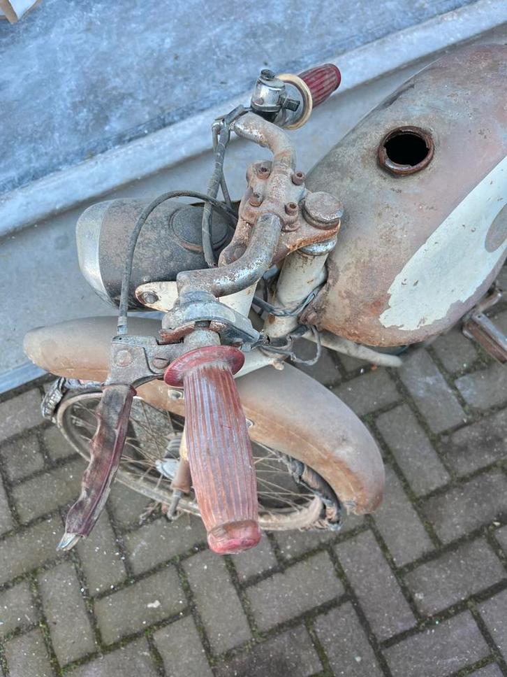 Oude brommer - Opknapper, Fietsen en Brommers, Brommers | Oldtimers, Overige merken, Maximaal 45 km/u, Ophalen