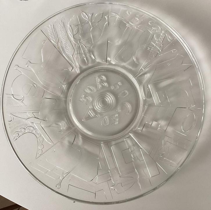 Glazen schaal Vakbond ABC 50 jaar, Antiek en Kunst, Antiek | Glas en Kristal, Ophalen of Verzenden