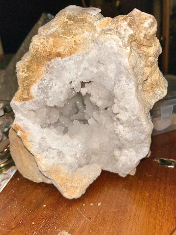 Prachtige Bergkristal Geode - Groot! beschikbaar voor biedingen