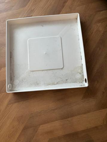 Wasmachinebak gratis af te hale. beschikbaar voor biedingen