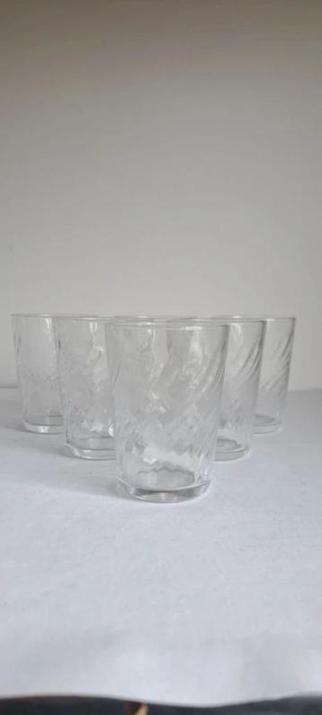 Arcoroc swirl glazen beschikbaar voor biedingen