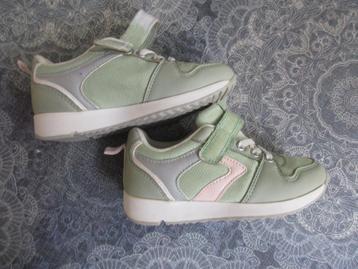 leuke nette schoenen Blue Box maat 28  beschikbaar voor biedingen