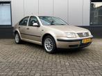 Volkswagen Bora 1.6 MET APK, Stof, 4 cilinders, Beige, Handgeschakeld