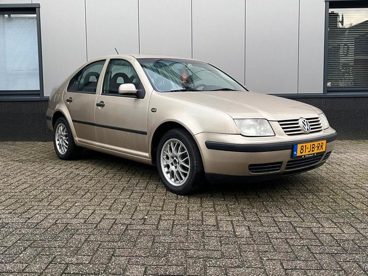 Volkswagen Bora 1.6 MET APK, Auto's, Volkswagen, Bedrijf, Bora, ABS, Airbags, Airconditioning, Bluetooth, Boordcomputer, Centrale vergrendeling