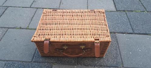 Nieuw Picknickmandje met Inhoud, Hobby en Vrije tijd, Picknickmanden, Nieuw, Ophalen of Verzenden