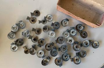 Doos met 37 oude kerstboom knijpers beschikbaar voor biedingen