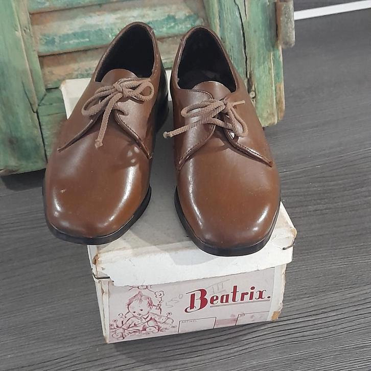 Mooie klassieke kinderschoenen Maat 24, Antiek en Kunst, Antiek | Kleding en Accessoires, Kinderen, Ophalen of Verzenden