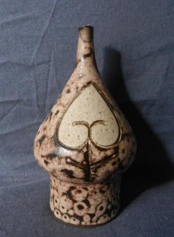 .Leuke aardewerk olielamp Hannie Mein (1933-2003) h. 14,6 cm beschikbaar voor biedingen
