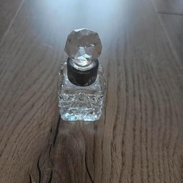 Antiek Parfumflesje Kristal beschikbaar voor biedingen