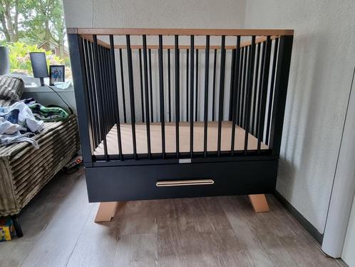 Mooie bopita box met lade+boxmatras+boxkleed koeka, Kinderen en Baby's, Boxen, Zo goed als nieuw, Rechthoekig, In hoogte verstelbaar