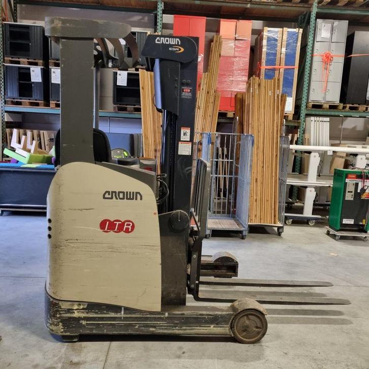 ZEER NETTE  CROWN REACHTRUCK ESR 5000-14 OPT1  BJ 2008, Zakelijke goederen, Machines en Bouw | Heftrucks en Intern transport