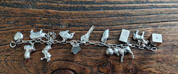 Oude zilveren kinder-bedelarmband beschikbaar voor biedingen