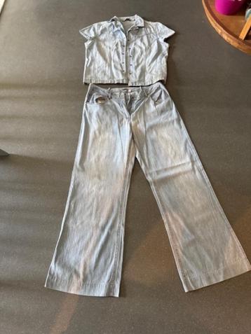 Another woman broek en blouse beschikbaar voor biedingen